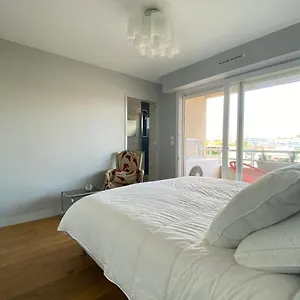 Appartement T3 Climatise Juana Avec Parking Et Proche, Antibes